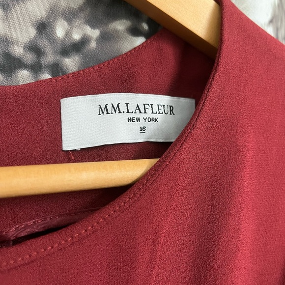 Red Sleeveless Dress with Knotted Front Detail - Picture 3 of 5